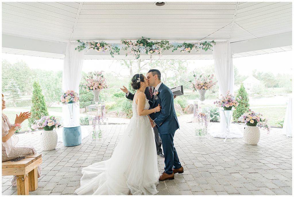 First Kiss - Italian & Chinese Family - Wedding - Lisa & Pat - Grey Loft Studio - Wedding Photo & Video Team - Light and Airy - Ottawa Wedding Photographer & Videographer Orchard View Weddings 