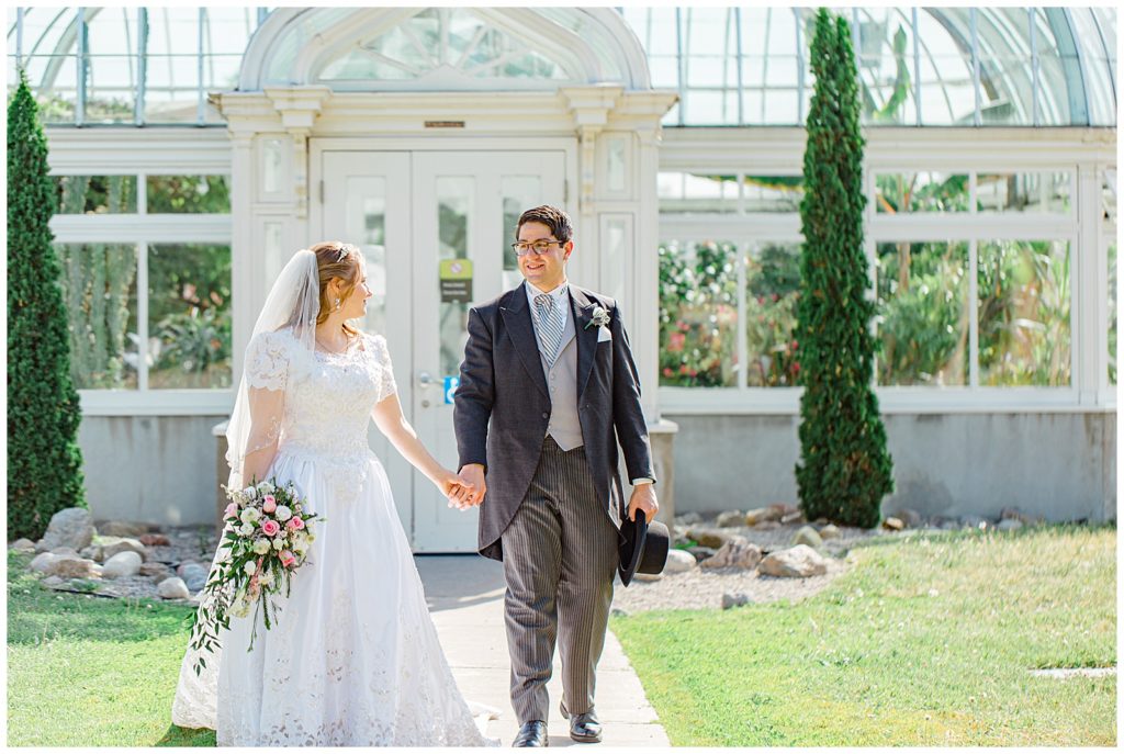 Bride & Groom - Tropical Greenhouses - Ottawa - Wedding Day - Grey Loft Studio - Wedding Photographer