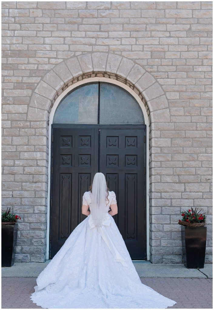 Bride before walking down the aisle - St Clements Parish Ottawa - Wedding Day - Grey Loft Studio - Wedding Photographer