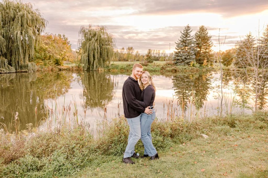 Walter Baker Park - Ottawa Engagement Photographer - Wedding Photographer - GreyLoft Studios